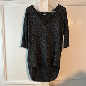 Express V-neck 3/4 sleeve shirt Medium Like New